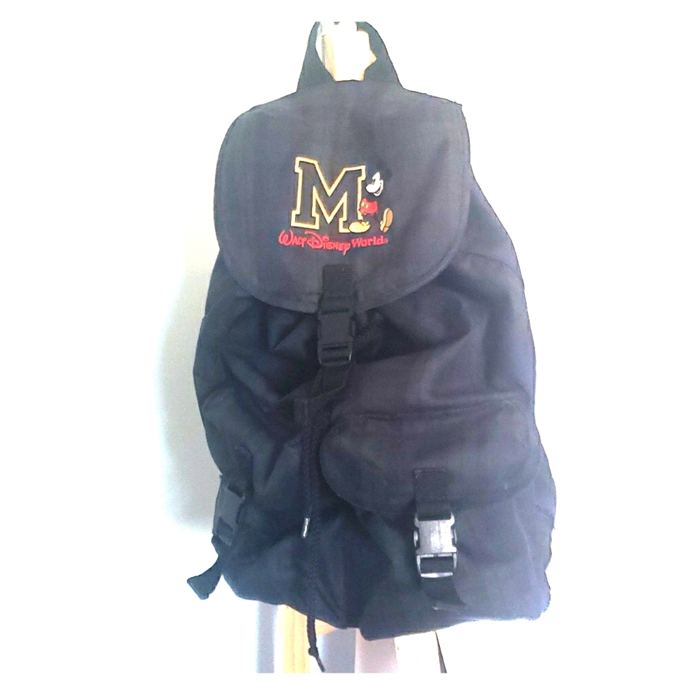 Vintage 90's Walt Disney World embroidered Mickey